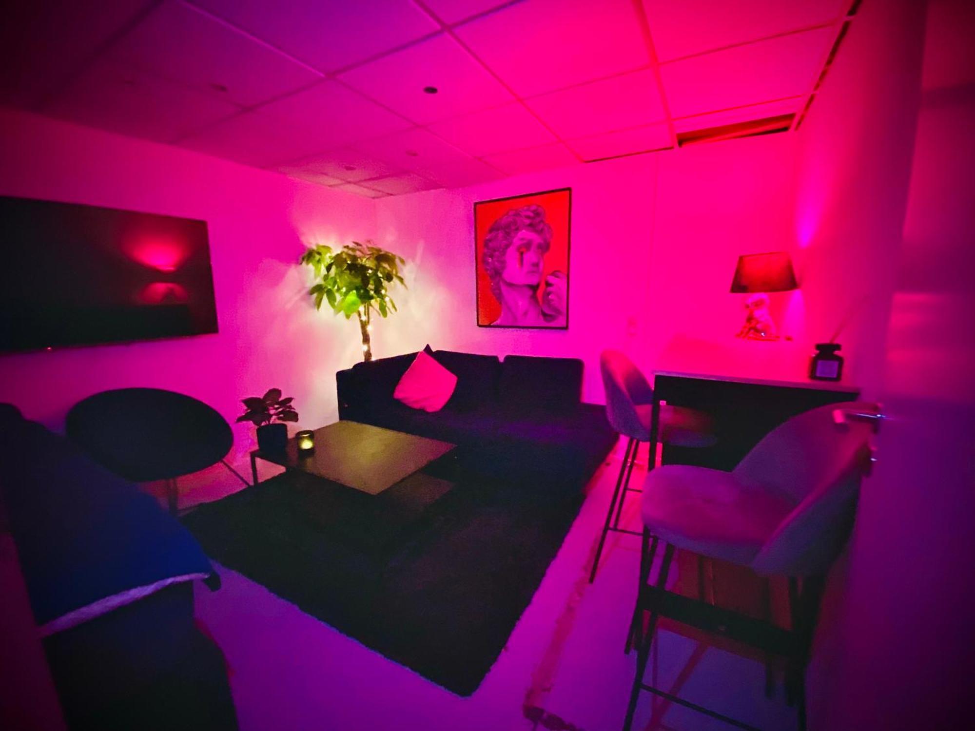 Diskret Men Apartment